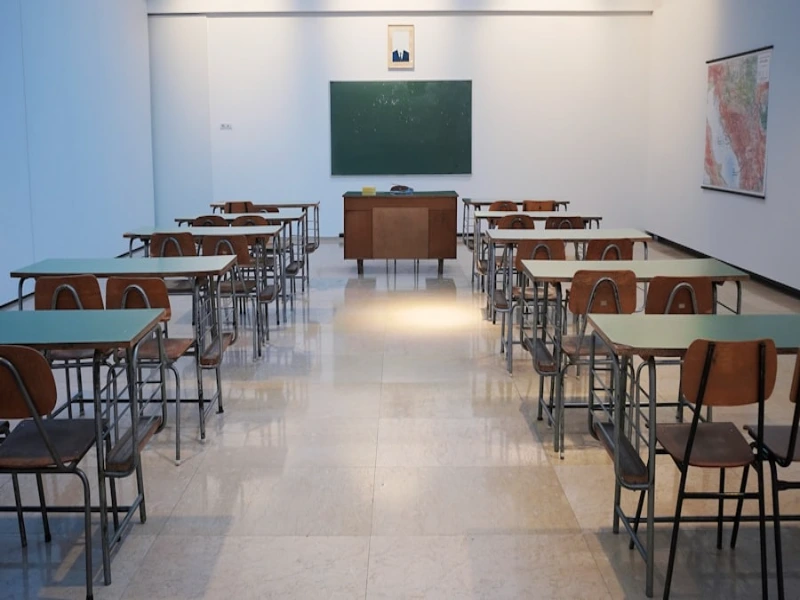 home tutor teaching student in Lahore